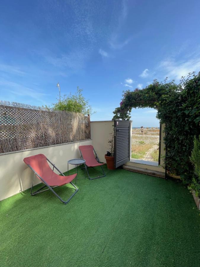 Beach Flat With Garden Castelldefels Exterior photo