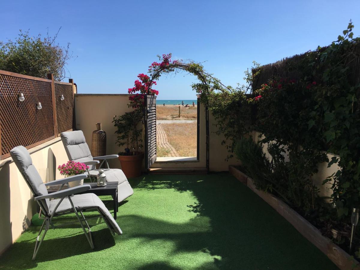 Beach Flat With Garden Castelldefels Exterior photo